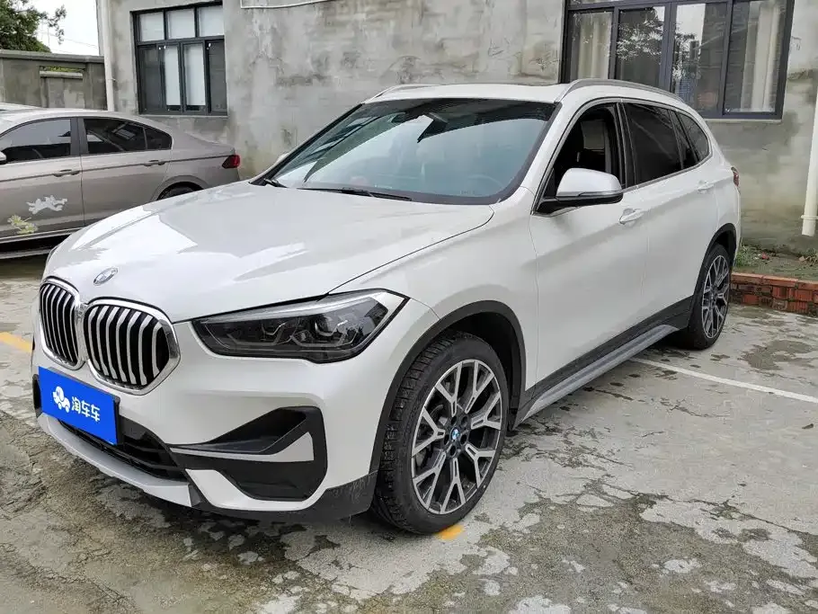 BMW X1 — фото 1