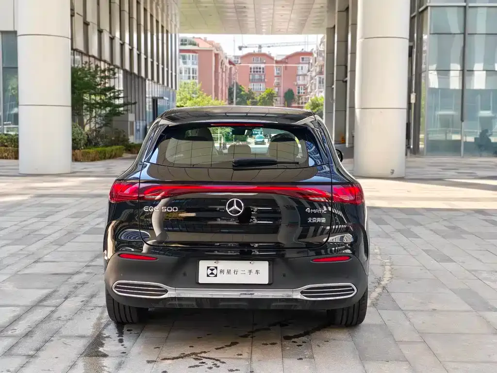 Mercedes-Benz EQE SUV — фото 10