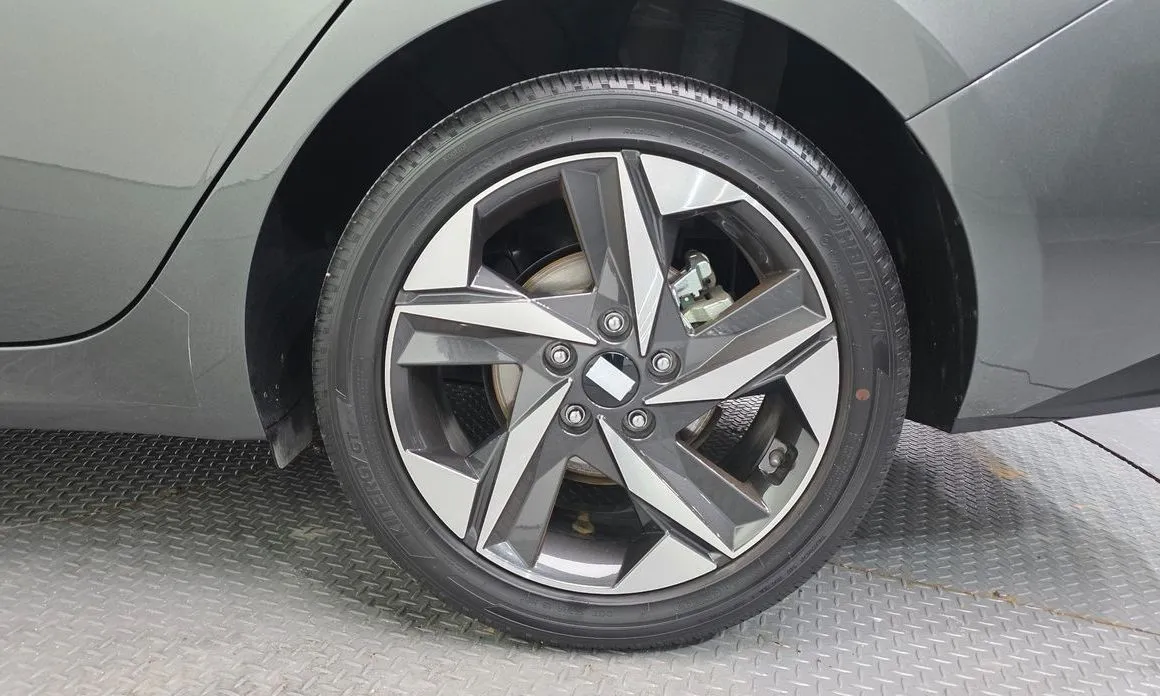 Hyundai AVANTE — фото 10