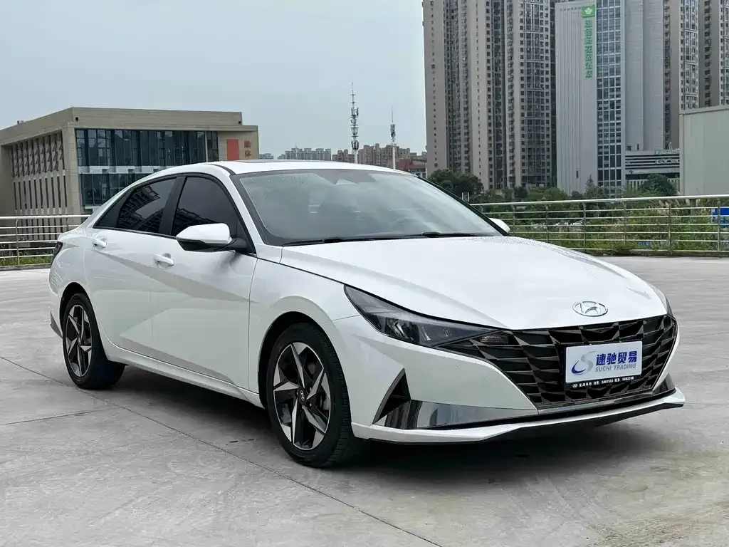 Hyundai Elantra — фото 5