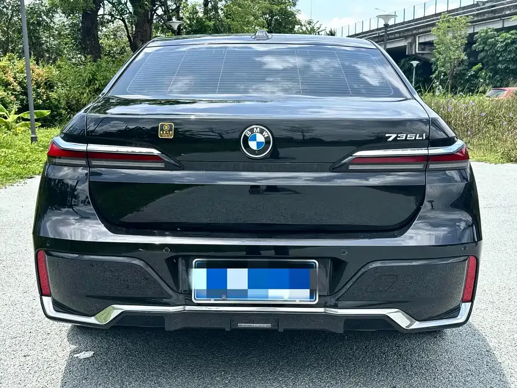 BMW 7 Series — фото 10