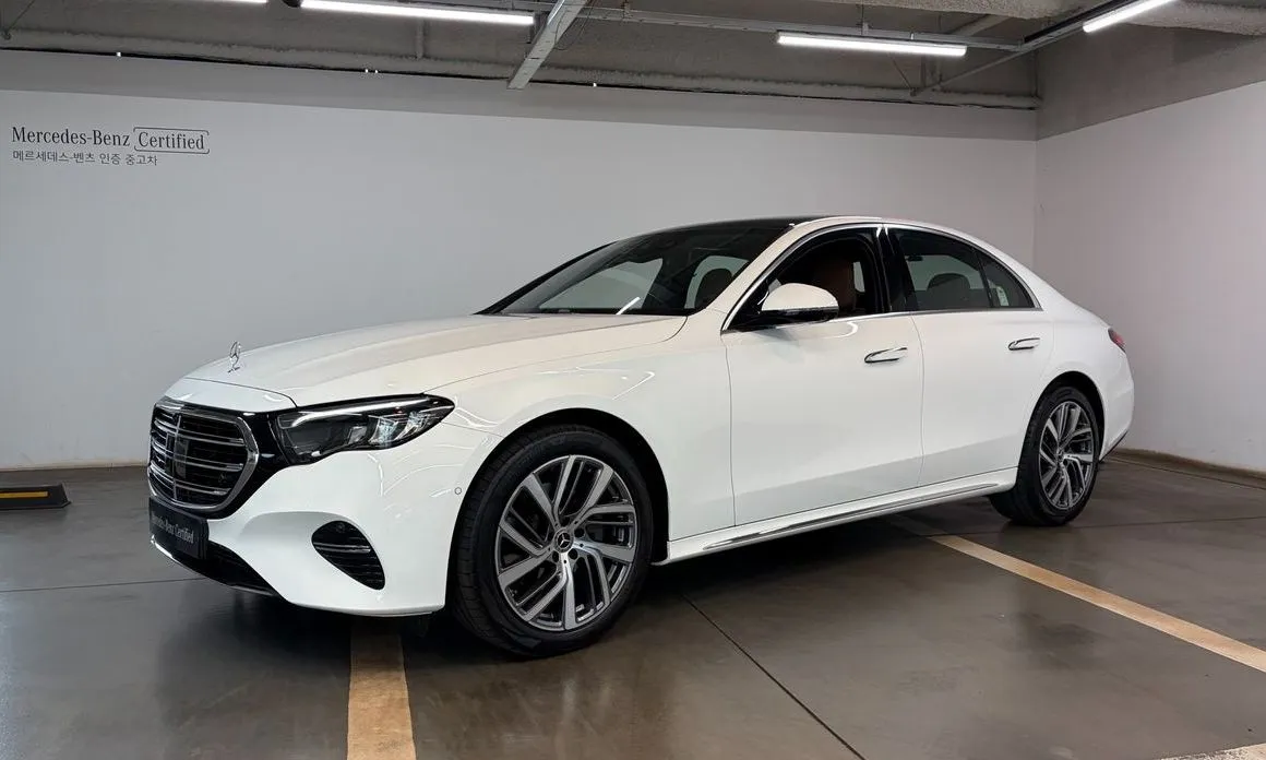 Mercedes-Benz E-Class — фото 1