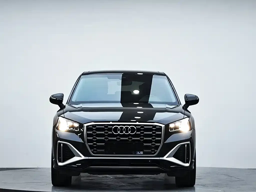 Audi Q2L — фото 2
