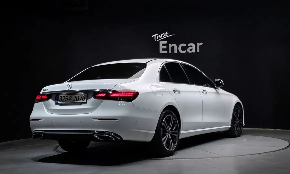 Mercedes-Benz E-Class — фото 5