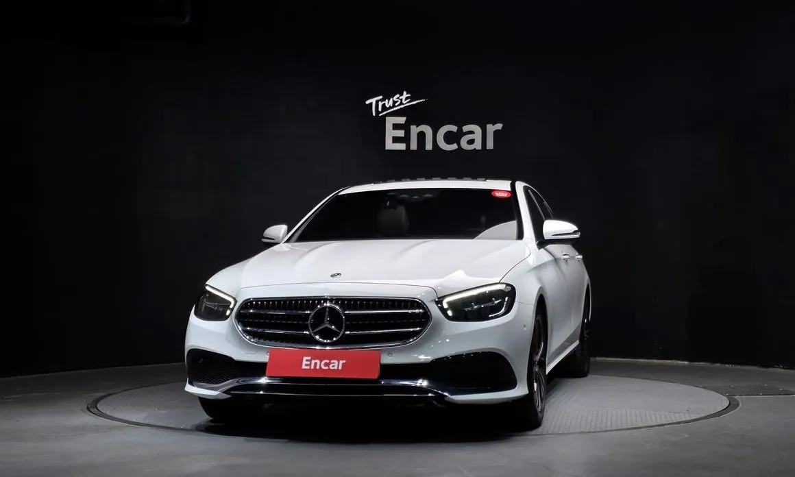 Mercedes-Benz E-Class — фото 2