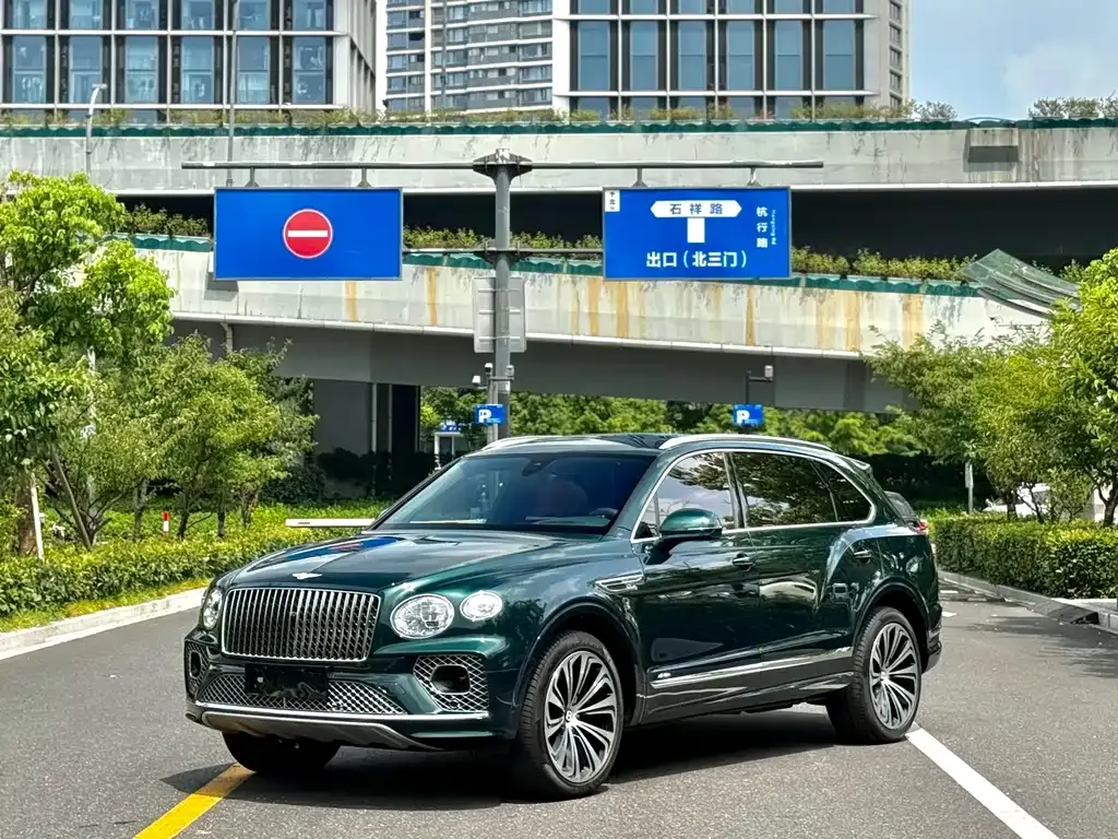 Bentley Bentayga — фото 9