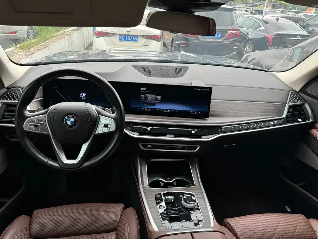 BMW X7 — фото 2