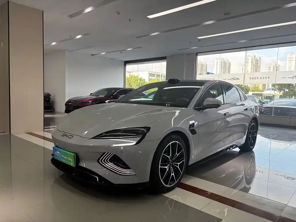 BYD Seal — фото 1