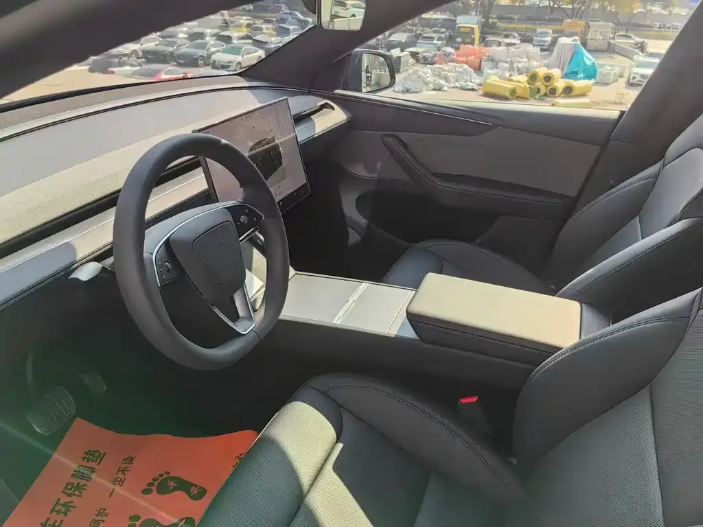 Tesla Model Y — фото 6