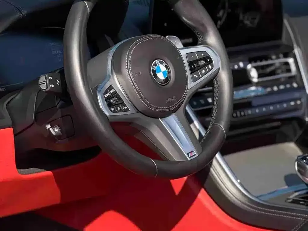 BMW 8 Series — фото 2