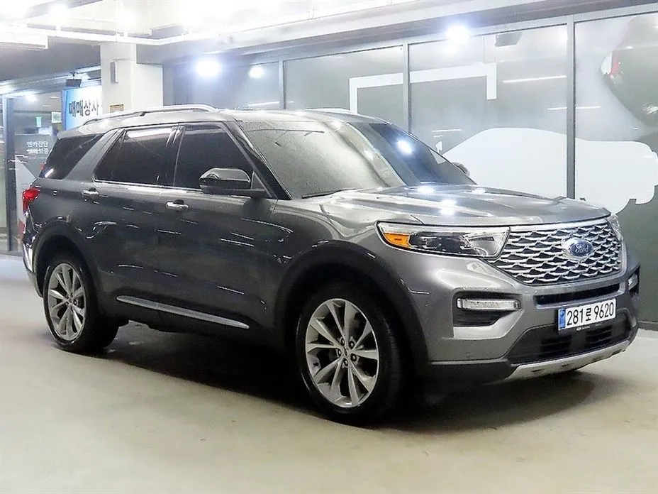 Ford Explorer — фото 1