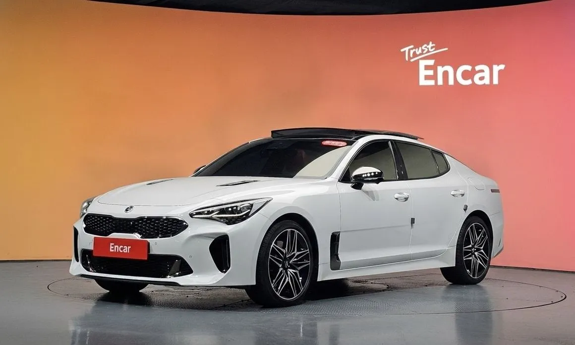 Kia Stinger — фото 1