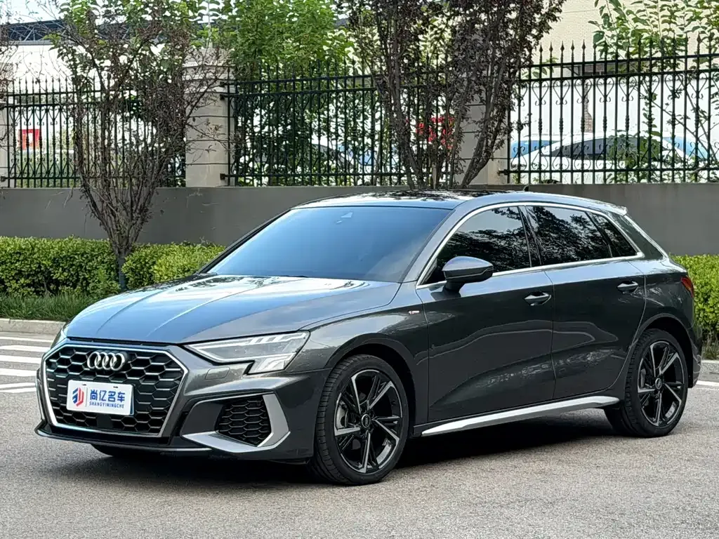 Audi A3 — фото 1