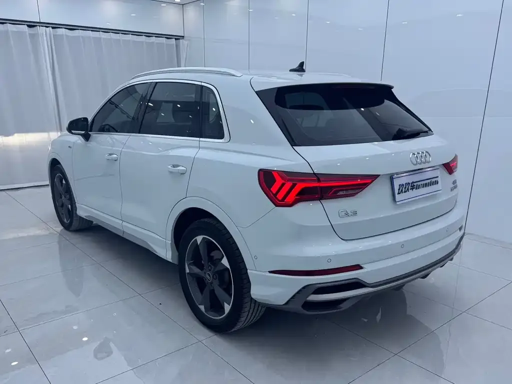 Audi Q3 — фото 10