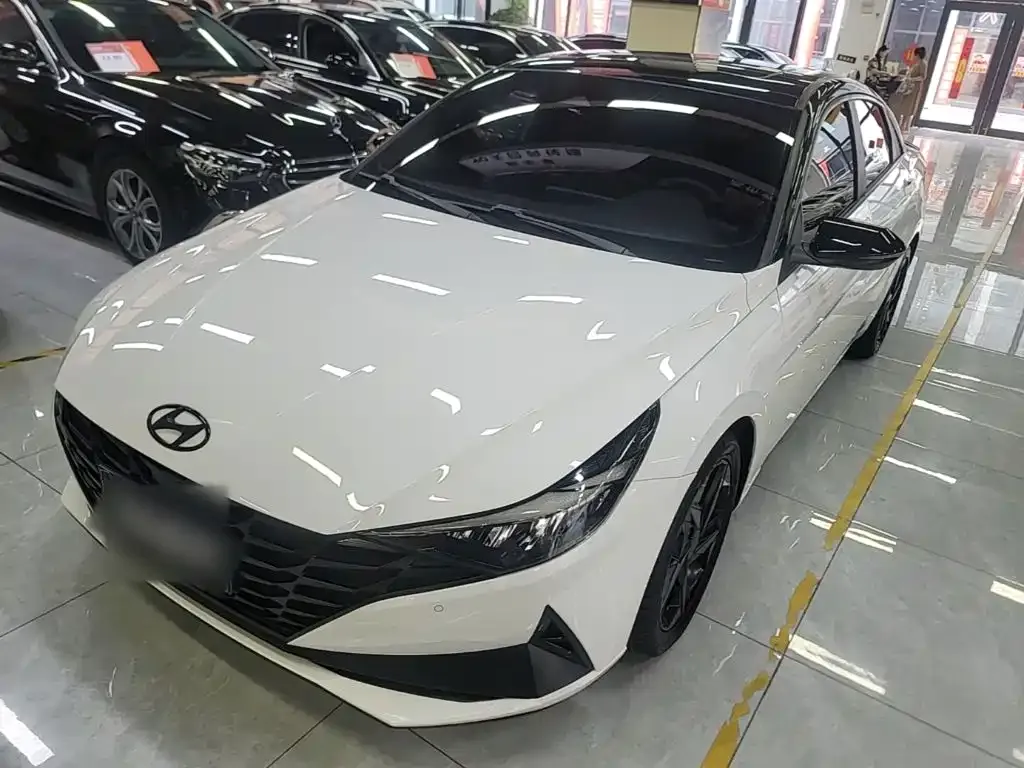 Hyundai Elantra — фото 10