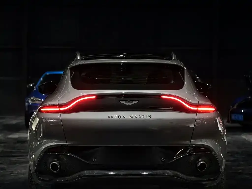Aston Martin DBX — фото 3