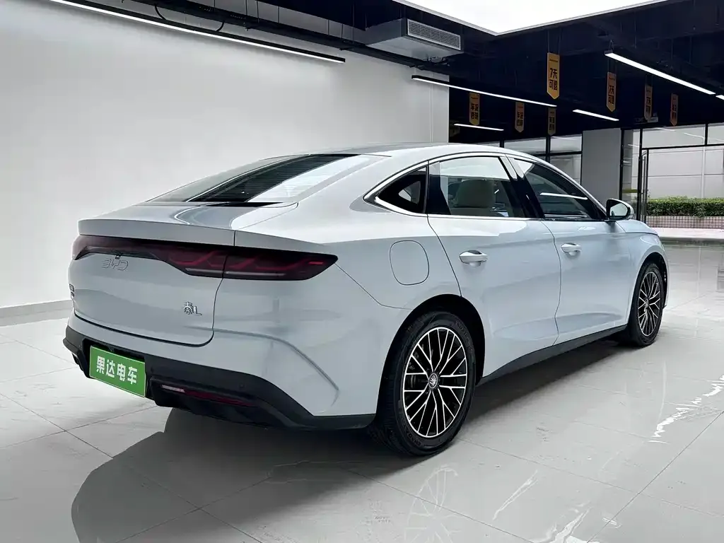 BYD Qin L — фото 8