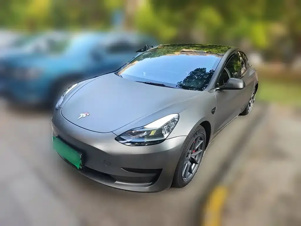Tesla Model 3 — фото 1