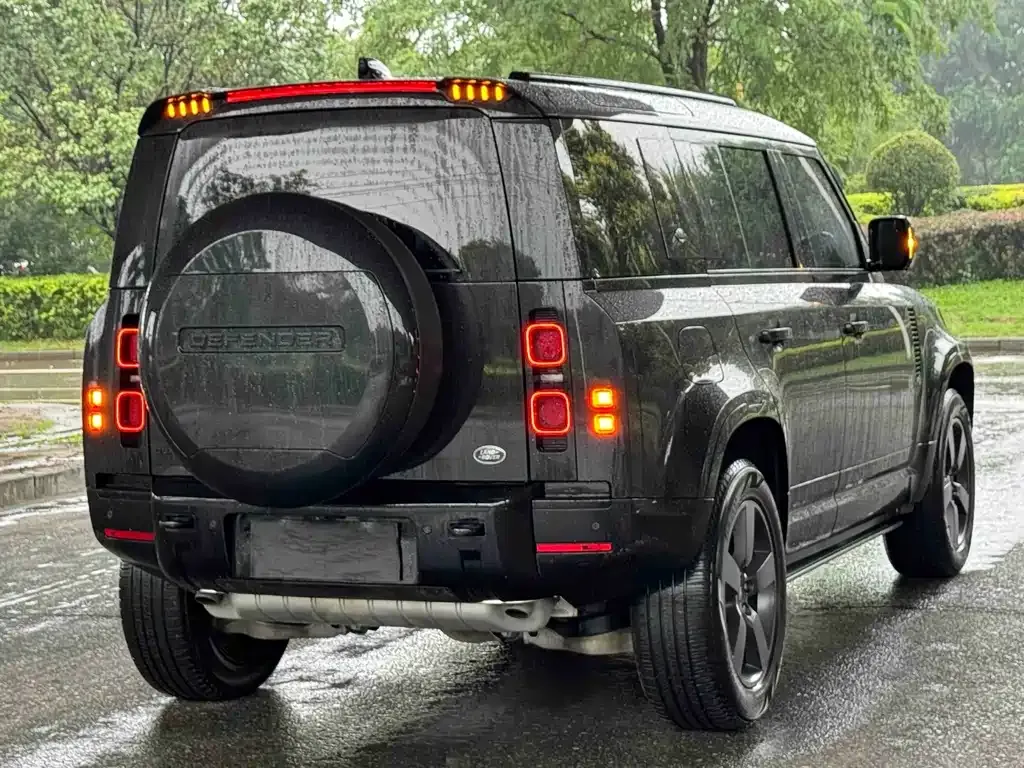 Land Rover Defender — фото 4