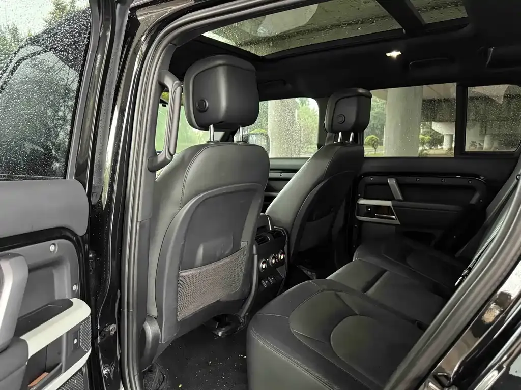 Land Rover Defender — фото 9