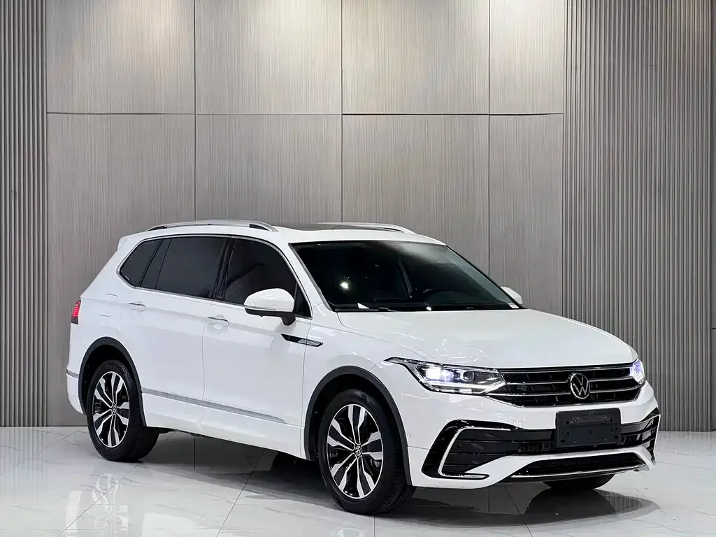 Volkswagen Tiguan L — фото 5