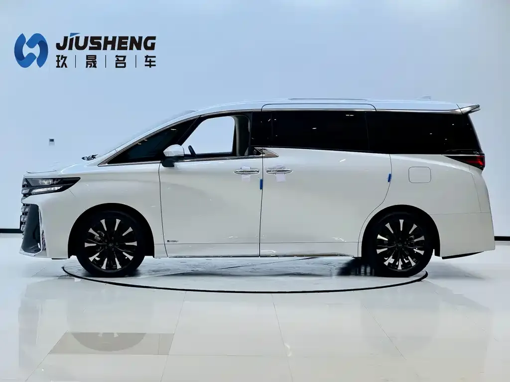 Toyota Vellfire — фото 3