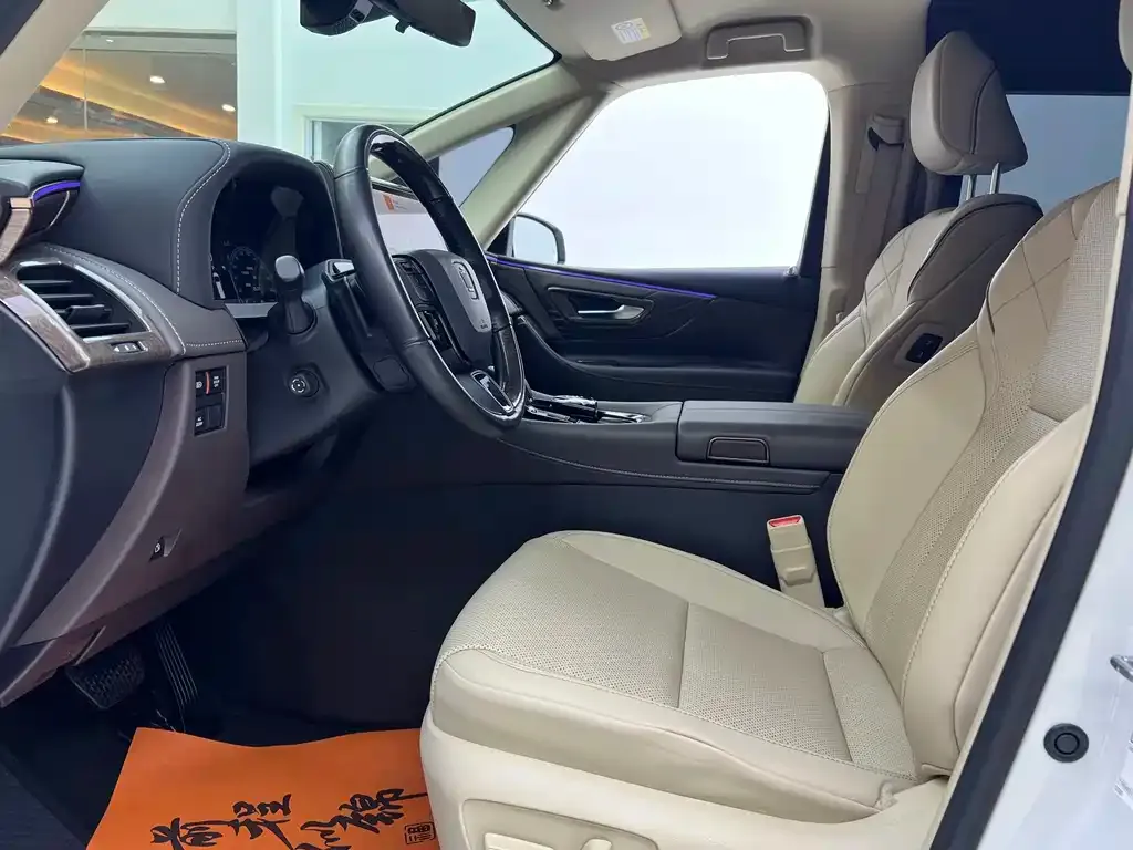 Toyota Vellfire — фото 9