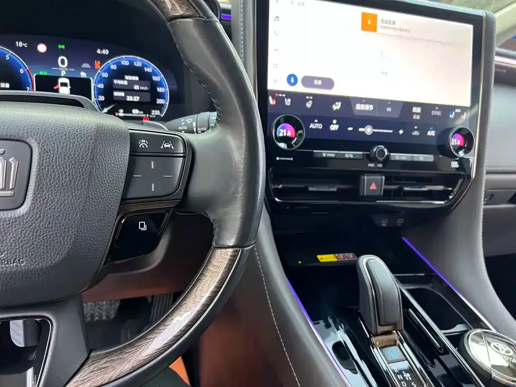 Toyota Vellfire — фото 4