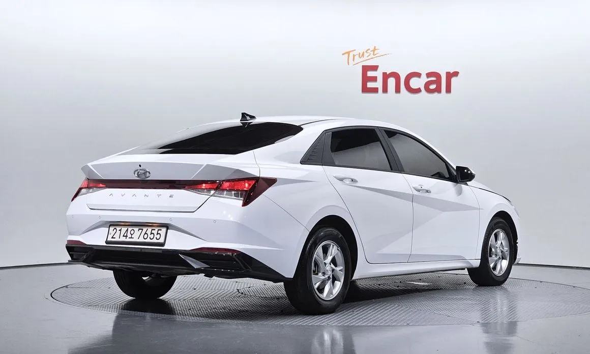 Hyundai AVANTE — фото 3