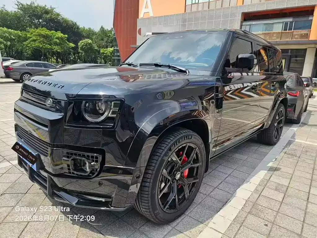 Land Rover Defender — фото 1
