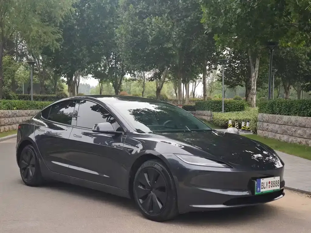 Tesla Model 3 — фото 10