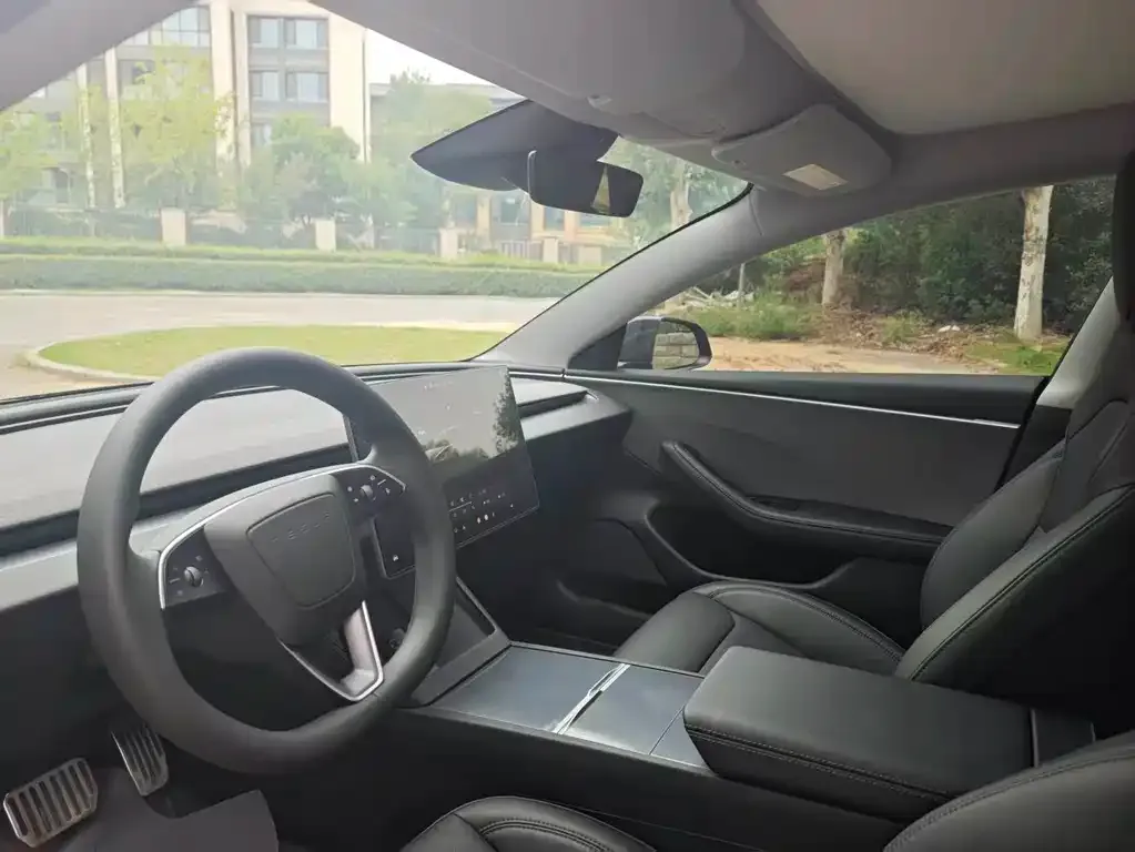 Tesla Model 3 — фото 2