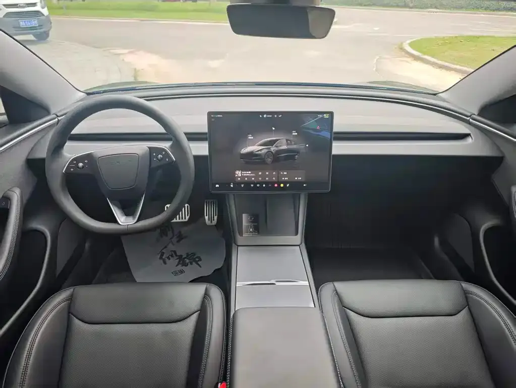 Tesla Model 3 — фото 3