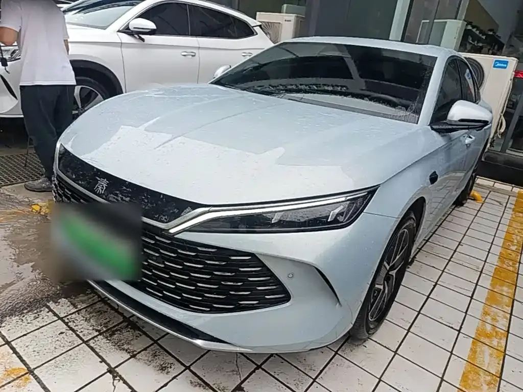 BYD Qin L — фото 9