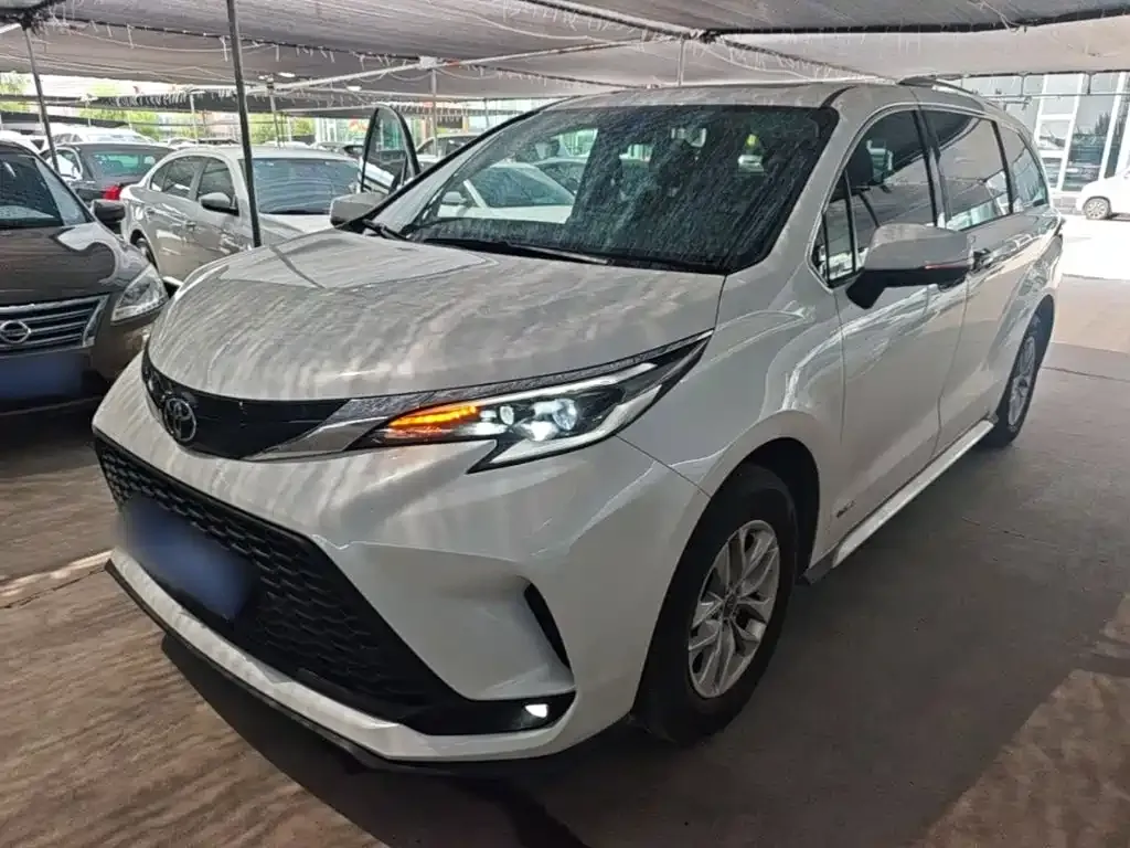 Toyota Granvia — фото 9