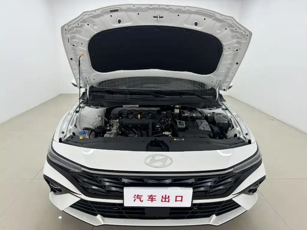 Hyundai Elantra — фото 9