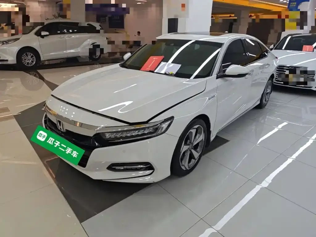 Honda Accord — фото 1
