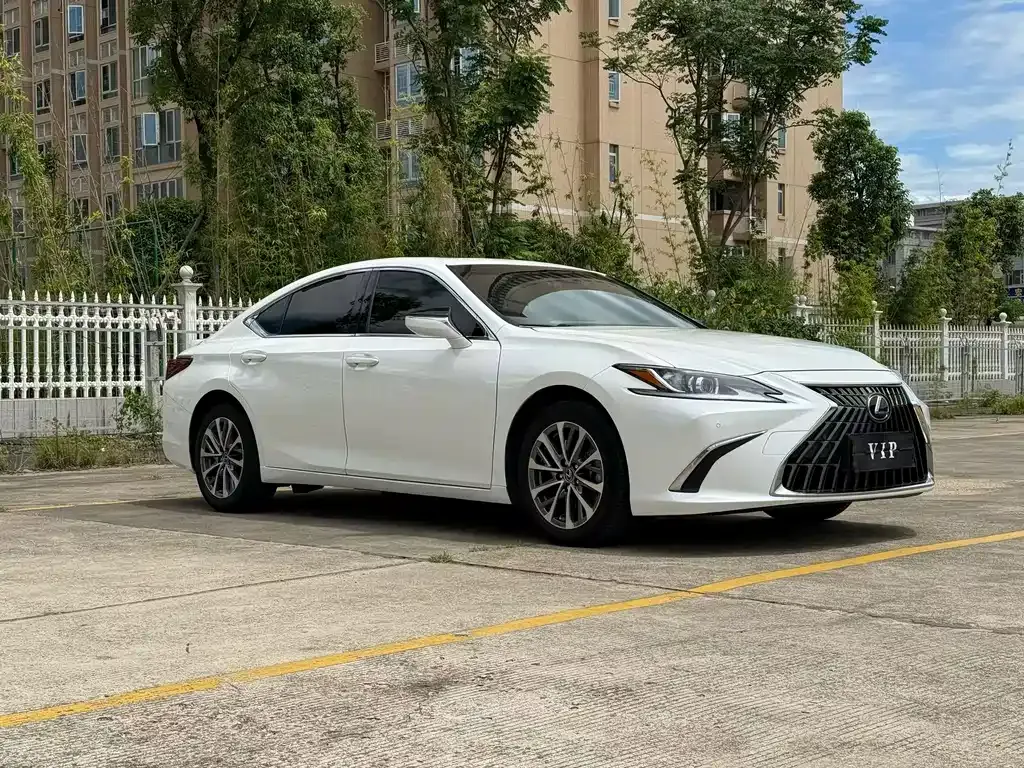 Lexus ES — фото 6