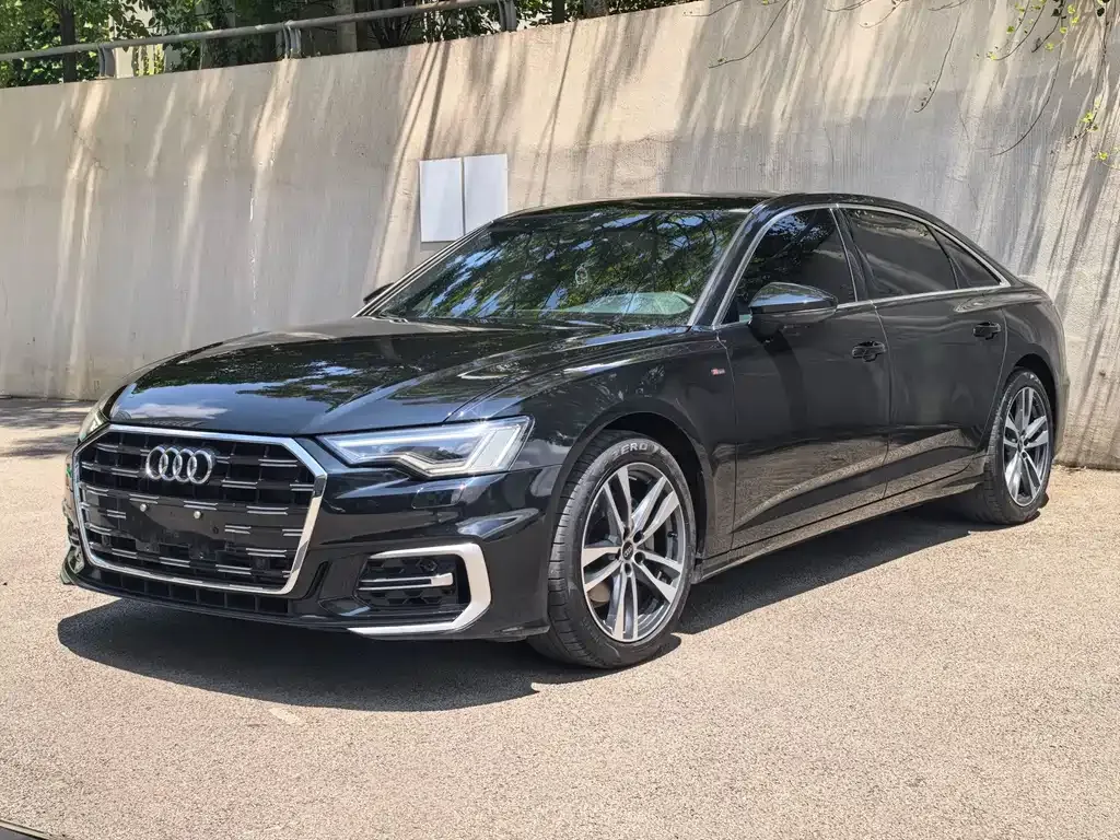 Audi A6L — фото 1