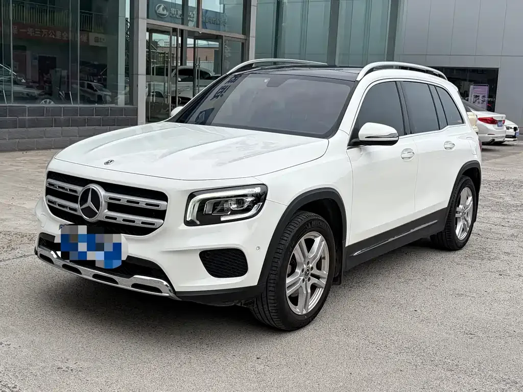 Mercedes-Benz GLB — фото 1