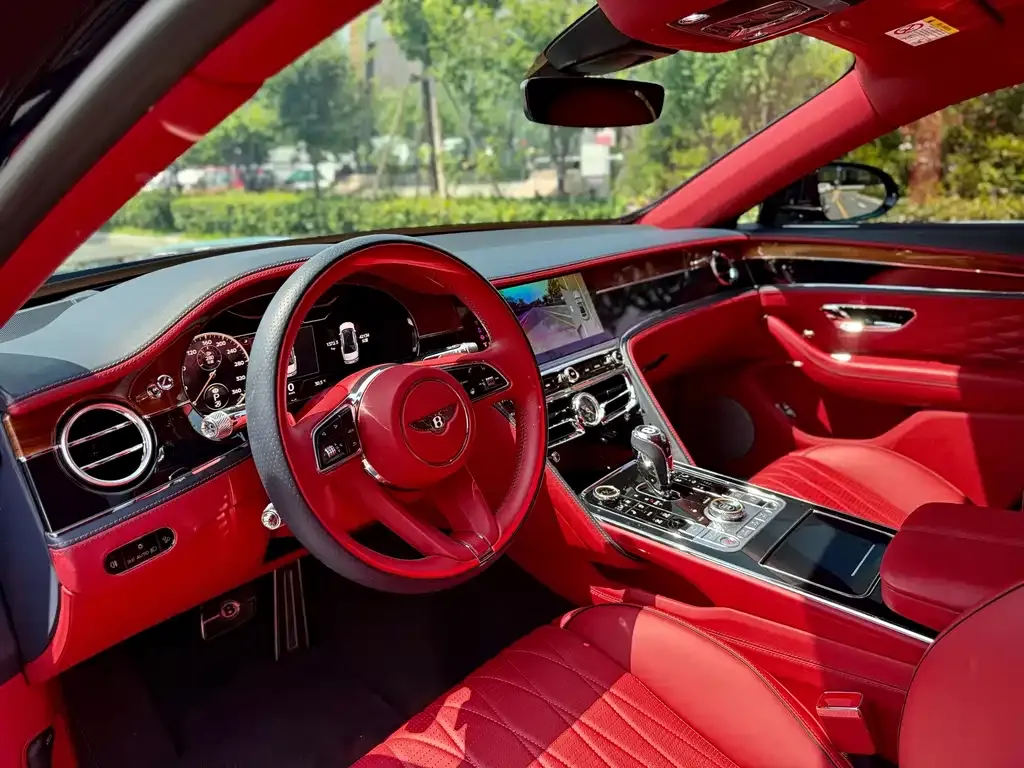 Bentley Flying Spur — фото 6