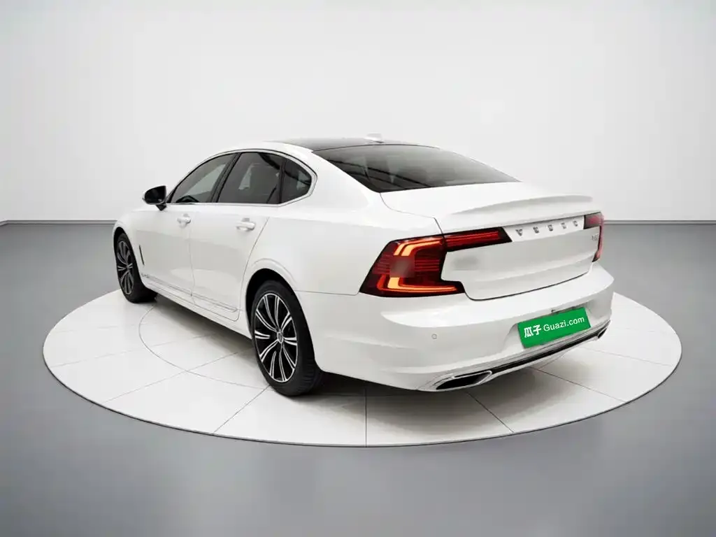 Volvo S90 — фото 10