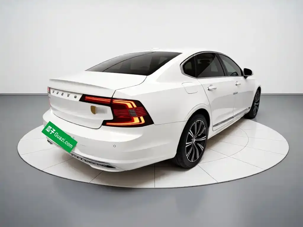 Volvo S90 — фото 9