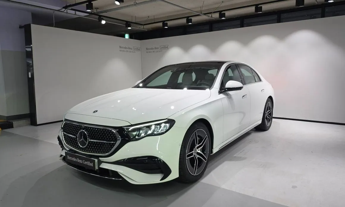 Mercedes-Benz E-Class — фото 1