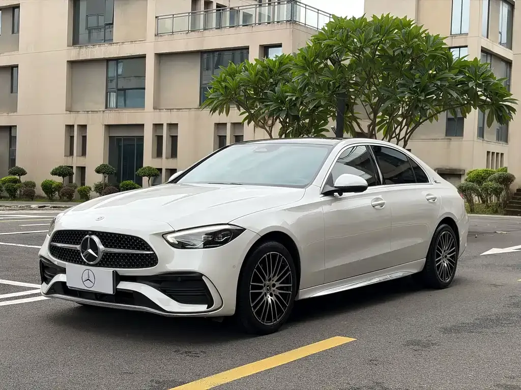 Mercedes-Benz C-Class — фото 1