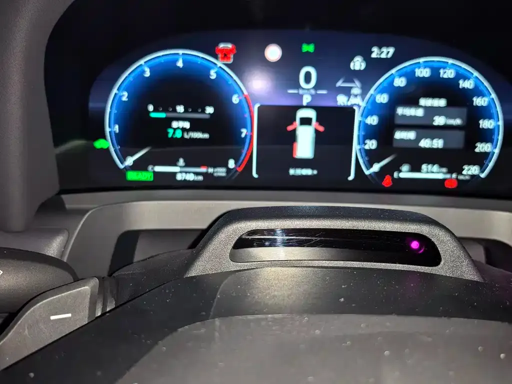 Toyota Alphard — фото 9