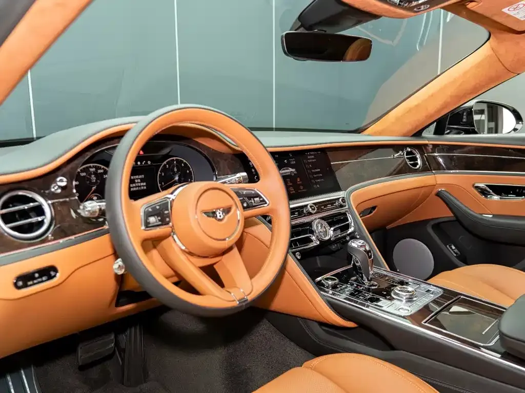 Bentley Flying Spur — фото 10