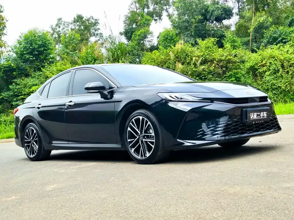 Toyota Camry — фото 8