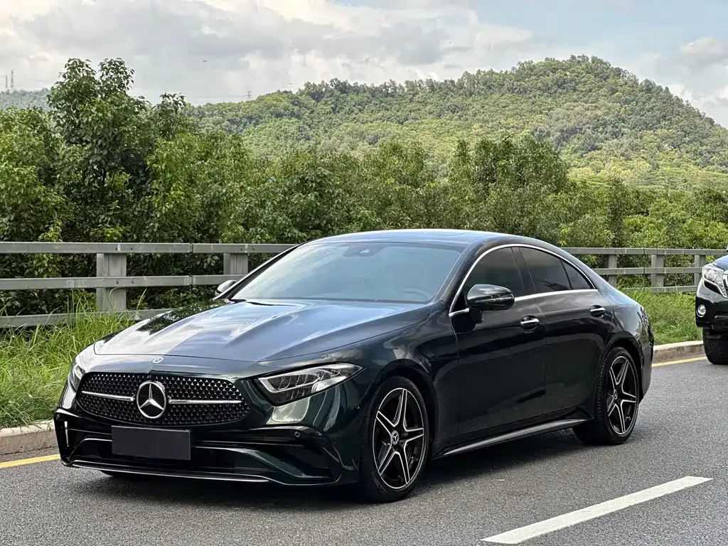 Mercedes-Benz CLS — фото 1