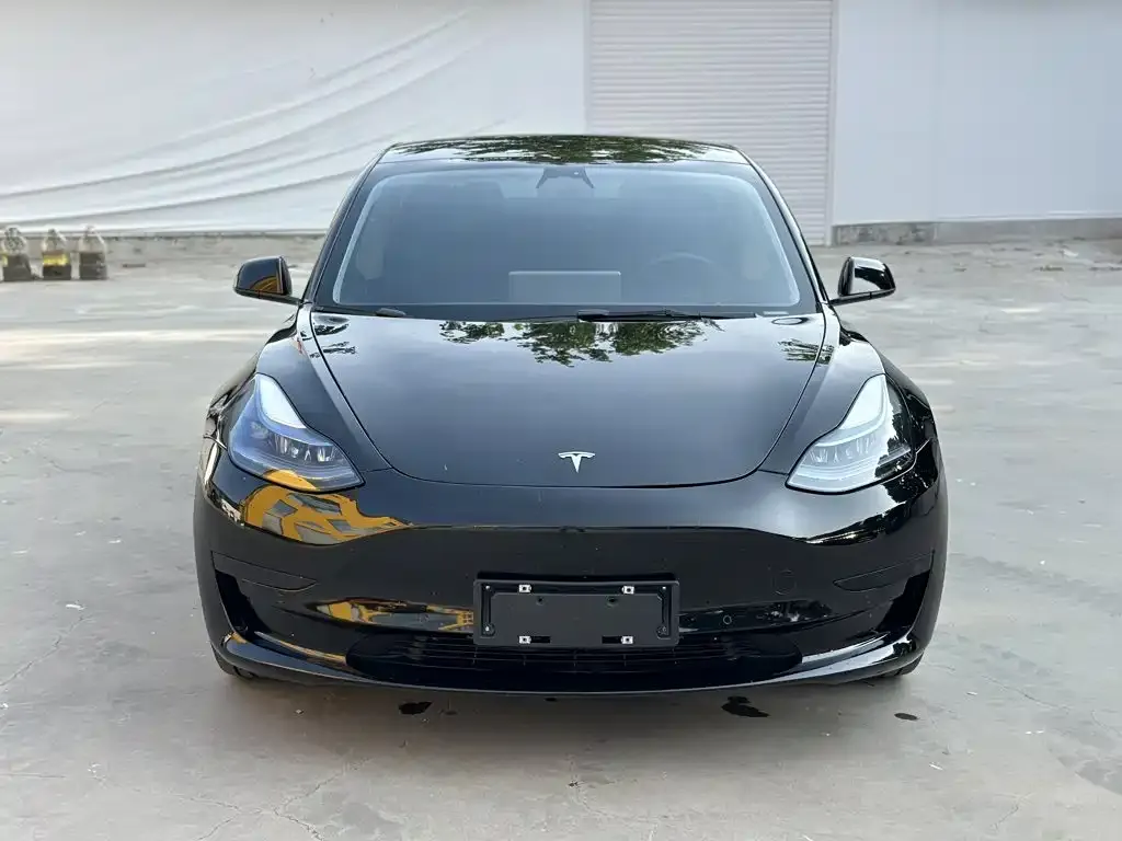 Tesla Model 3 — фото 2